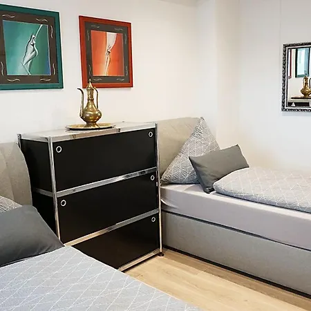 6-bett Dettingen #handwerkerzimmer-reutlingen-de Maison d'hôtes *