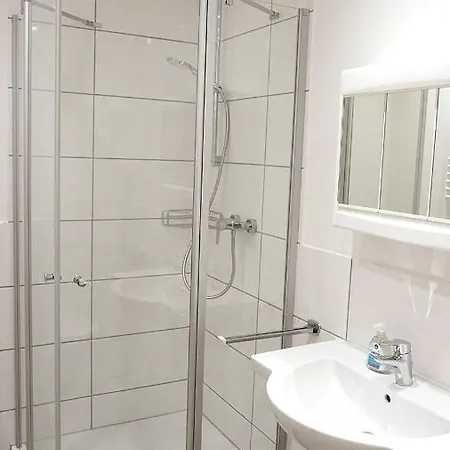 Maison d'hôtes 6-bett Dettingen #handwerkerzimmer-reutlingen-de